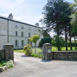 2 Cark House, hotel u gradu Holker