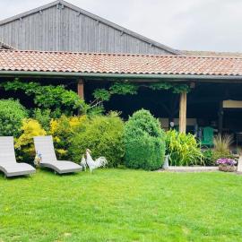 La Neuville-aux-Bois में, होटल Maison de campagne avec cheminée et extérieur