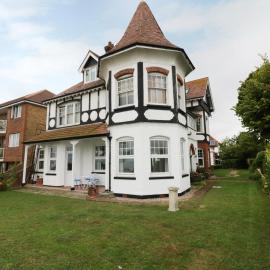 Flat 1, Cambridge Court, hotel in Frinton-on-Sea