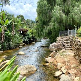 Bangalo a beira do rio em plena natureza, hotelli kohteessa Petrópolis