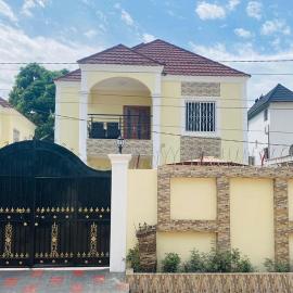 Janha's Senegambia Villa Holiday Rental With Free Wifi, hotel a Amdalai