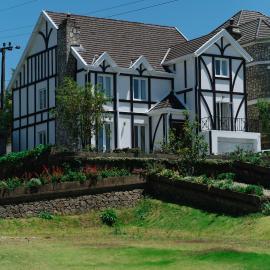 Tudor Barn - Little England Cottages