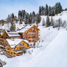 Hôtel l'Hélios, hotelli Méribelissä