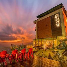 Cingjing Four Seasons B&B, viešbutis mieste Renai