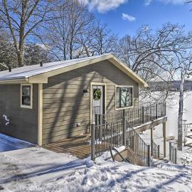 ‘Happy’s Haven’ Cabin w/ Gas Grill & Fire Pit!, hotell i Lodi
