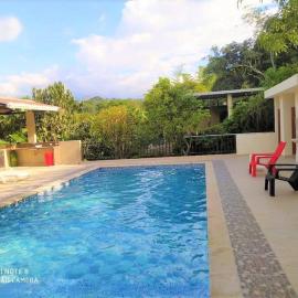 FINCA EL PROGRESO cabañas tipo apartamento, viešbutis mieste Anapoima