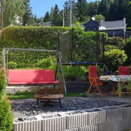 Ferienwohnung mit Garten und Spielplatz, hotel em Klingenthal
