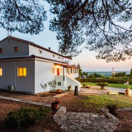 Ancient Olympia, mangata-home، فندق في Rákhis