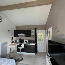 Viesnīca Studio RIQUET indépendant attenant à Villa pilsētā Capestang