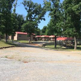 Anglers Hideaway Cabins, hotel u gradu Mead