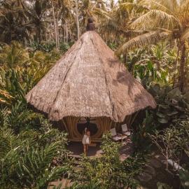 Pondok Kebun - 1 bd Eco Bamboo House, Pool, Garden, hotel in Bringkit