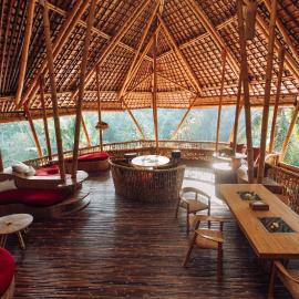 Temple House 3bds Eco Bamboo House Pool River View, hotel in Bringkit