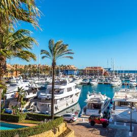 First line Penthouse in Puerto Sotogrande with Seaviews, hotel in Sotogrande