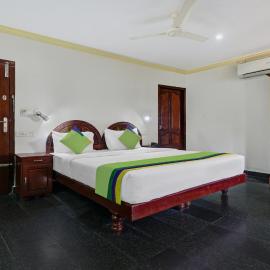Itsy Hotels The Waters Edge Beach Resort