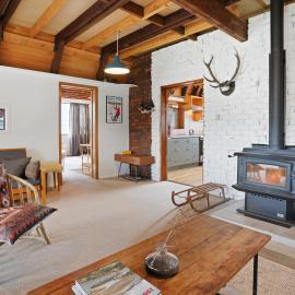 Snow Chalet - Fairlie Holiday Home, hotel a Fairlie