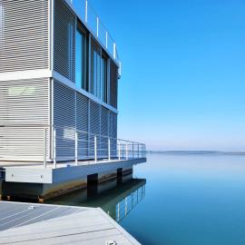 Elsterheide에 위치한 호텔 schwimmendes Ferienhaus Silent