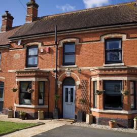 Stunning 5 Bedroom Victorian home with optional hot tub, hotell i Pershore