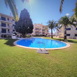 Bajo con terraza, parking y piscina en el centro PORTA MEDITERRANEA ALBERT VILLAS
