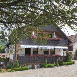 Hotel Pension Wolf, ξενοδοχείο σε Ebermannstadt