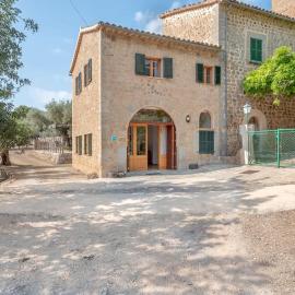 Deià semi-detached sunny country house, near GR221, hotel v destinácii Deia