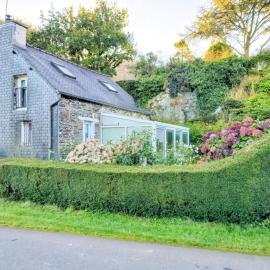Ò FaYa Cottage votre Gîte calme et verdoyant en Bretagne, хотел в Saint-Mayeux