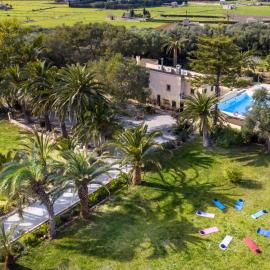 Viesnīca Finca Hotel Rural Predio Son Serra pilsētā Kanpikaforta