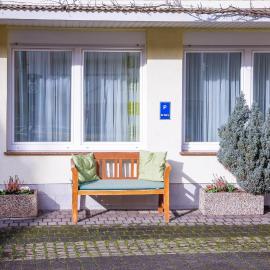 Ferienwohnung 3 Am Petersberg，Neef的飯店