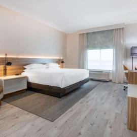 Wyndham Garden Orlando Airport - Free Airport Shuttle, отель в Орландо