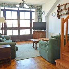 Apartamento El Corro: con parking en pleno centro de Comillas