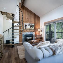 Inner Circle Serenity Condo: Great Breck Location