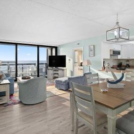 Beach & Pool Views! Family Condo in Golden Sands โรงแรมในโอเชียนซิตี