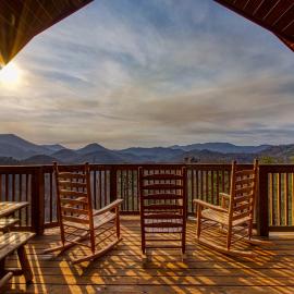 Mountains 4 Miles - Panoramic Views, Hot Tub & Fire Pit near Pigeon Forge