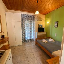 MARATHES STUDIOS, hotel a Ayios Nikitas