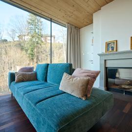 KLIMATISIERT! Luxus Design Apartment mit Panoramafenster - See - & Waldblick, wechselnde Kunst zum Erwerb