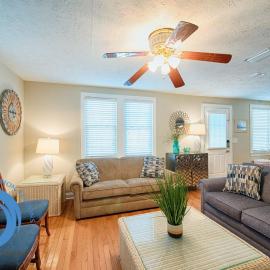 Cg Cottage Up, hotel in Myrtle Beach