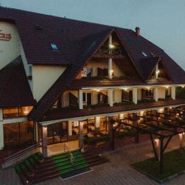 Hotel Criș, hotell i Chişineu Criş