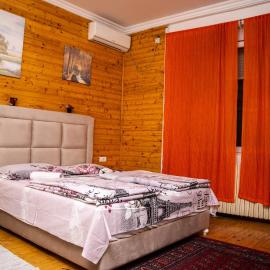 Sobe sa sopstvenim KUPATILOM Private rooms bathroom In CENTER, Hotel in Novi Sad