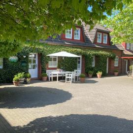 Haus am Deich, hotel en Utersum
