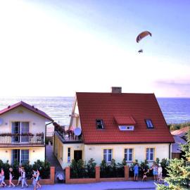 Lazur, hotel in Sarbinowo