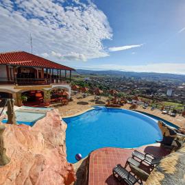 Hotel Las Rocas Resort Villanueva, hotel in Villanueva