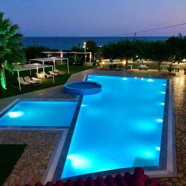 Glyfa Beach Hotel, hotelli kohteessa Vartholomió