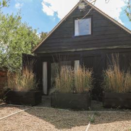Broadford Barn - Barn conversion in picturesque village, hotel em Shalford
