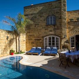Betty Cake House & Pool, отель в Кале