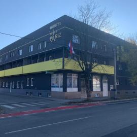 Hostel Mali Pariz – hotel w mieście Slavonski Brod