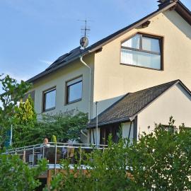 Weingut Rosenbaum, hotel in Briedel