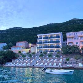 Villa Millene, hotel u Neumu