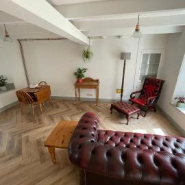 Peaceful period cottage in central location, hotel in Penzance