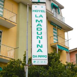 HOTEL LA MADUNINA, hotel sa Varazze