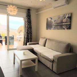 OceanBlue Modern king size 1 Bedroom Apartment with Seaview and Terrace，夏约法的飯店