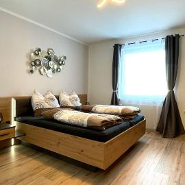 Schöne Ferienwohnung, Familienfreundlich 130m2, hotel a Greifenburg